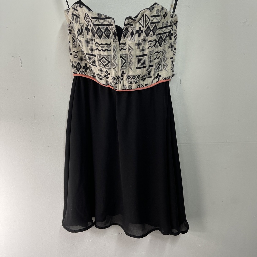 MYNE Ashley Ann Strapless Dress Size Geometric Design Short